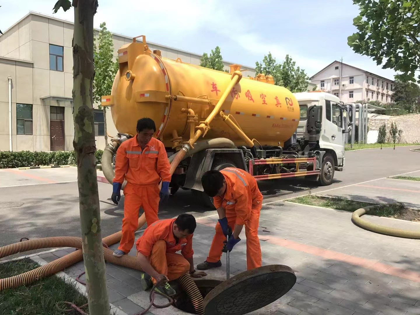 额尔古纳化粪池清理与5-8吨吸粪车施工效率分析